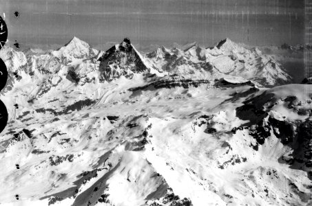 ETH-BIB-Dent Blanche - Matterhorn - Weisshorn von S.O. aus 4800 m Höhe-Mittelmeerflug 1928-LBS MH02-05-0145