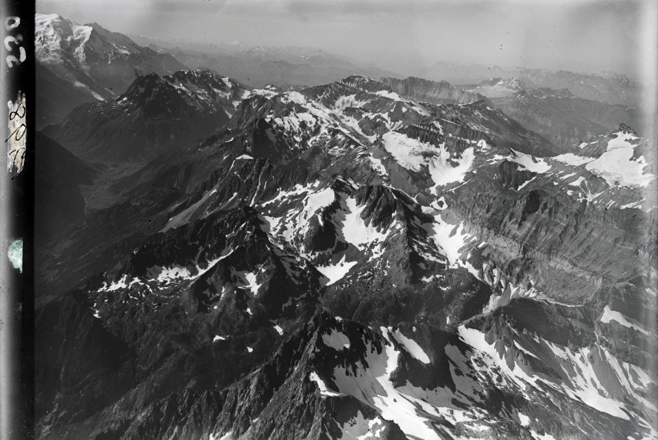 ETH-BIB-Dent de Morcles, Dent du Midi v. O. aus 4000 m-Inlandflüge-LBS MH01-000530