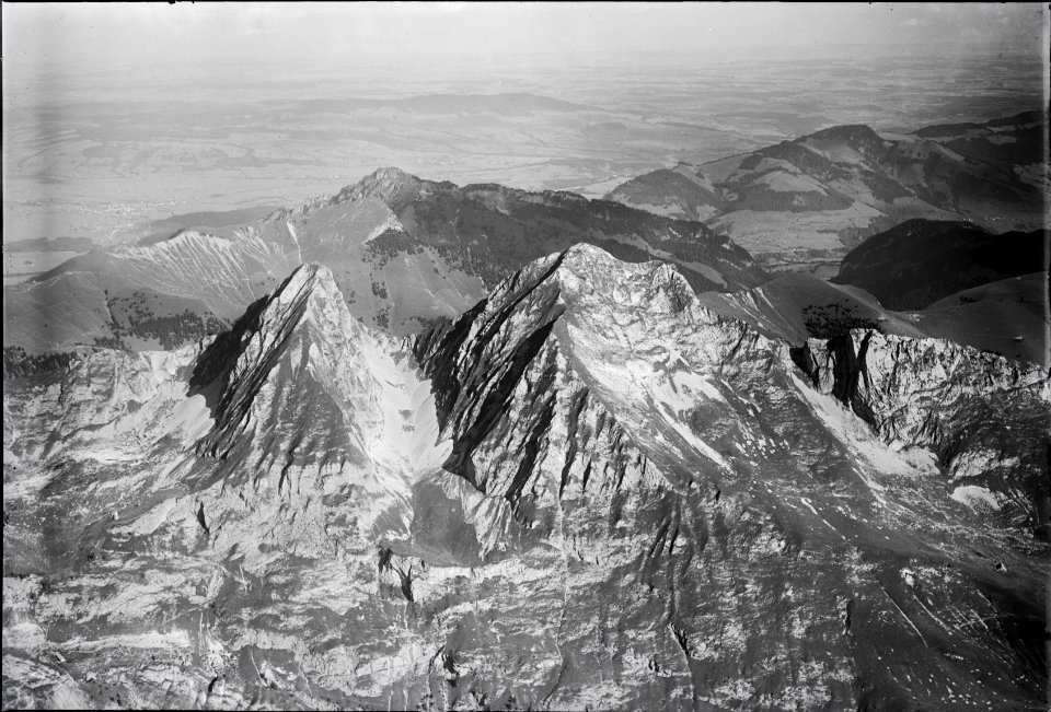 ETH-BIB-Dent de Brenleire, Dent de Follieran, Bulle v. S. O. aus 2500 m-Inlandflüge-LBS MH01-004819