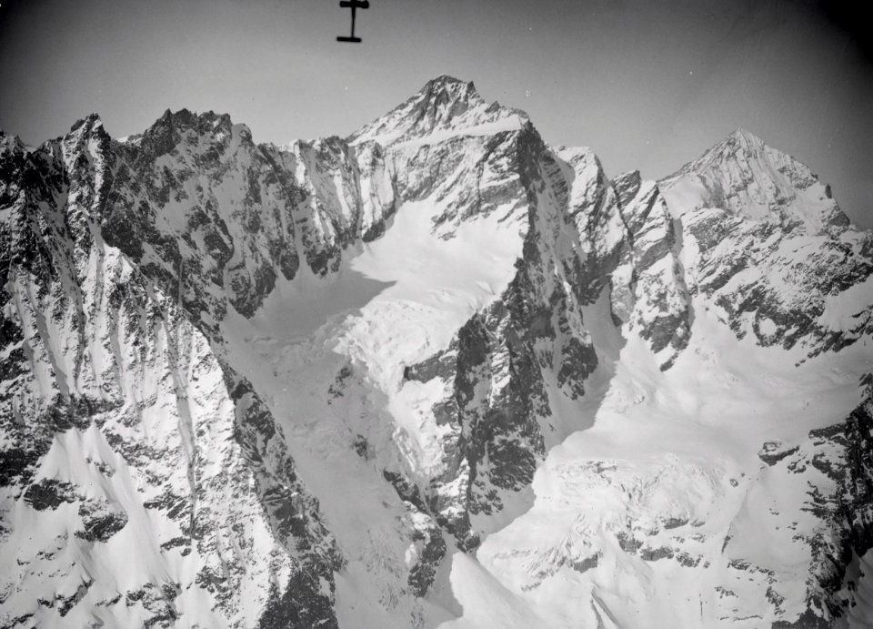 ETH-BIB-Dent d'Hérens und Dent Blanche von Süden-Tschadseeflug 1930-31-LBS MH02-08-0195