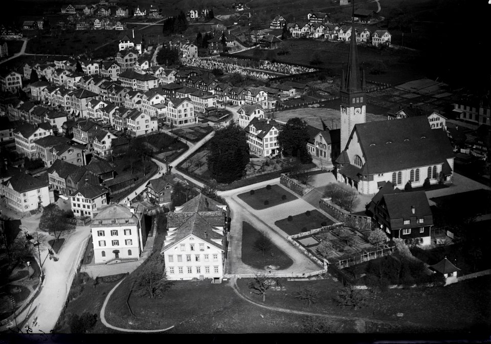 ETH-BIB-Degersheim-Kirche v. O. aus 200 m-Inlandflüge-LBS MH01-003637