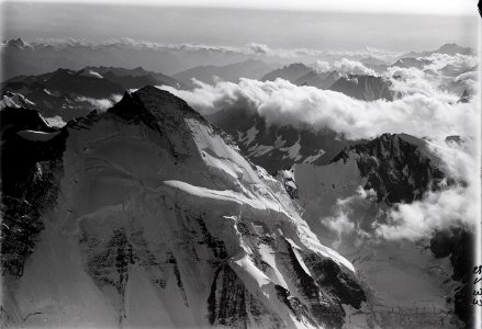 ETH-BIB-Dent d'Hérens, Tête de Valpelline v. N. aus 4500 m-Inlandflüge-LBS MH01-002133