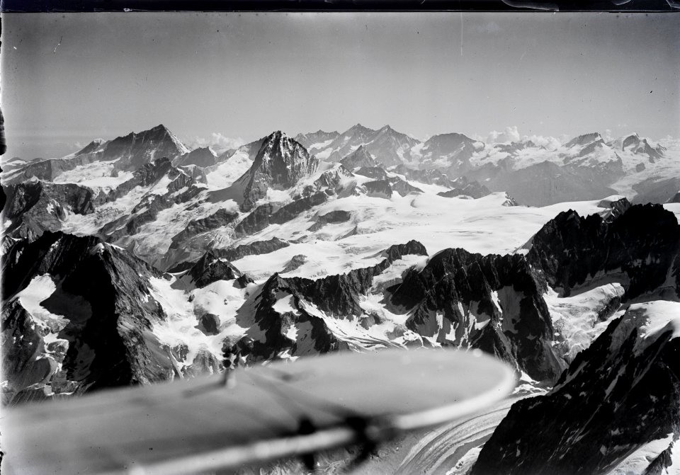 ETH-BIB-Dent Blanche, Weisshorn, Mischabel, Dent de Bertol v. W. aus 4300 m-Inlandflüge-LBS MH01-005167