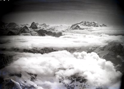 ETH-BIB-Dent d'Hérens, Matterhorn, Monte Rosa v. W.-Inlandflüge-LBS MH01-006756