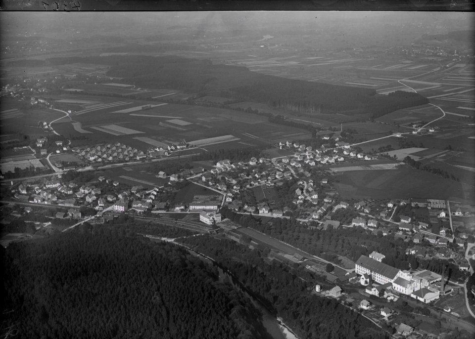 ETH-BIB-Derendingen aus 400 m-Inlandflüge-LBS MH01-004301