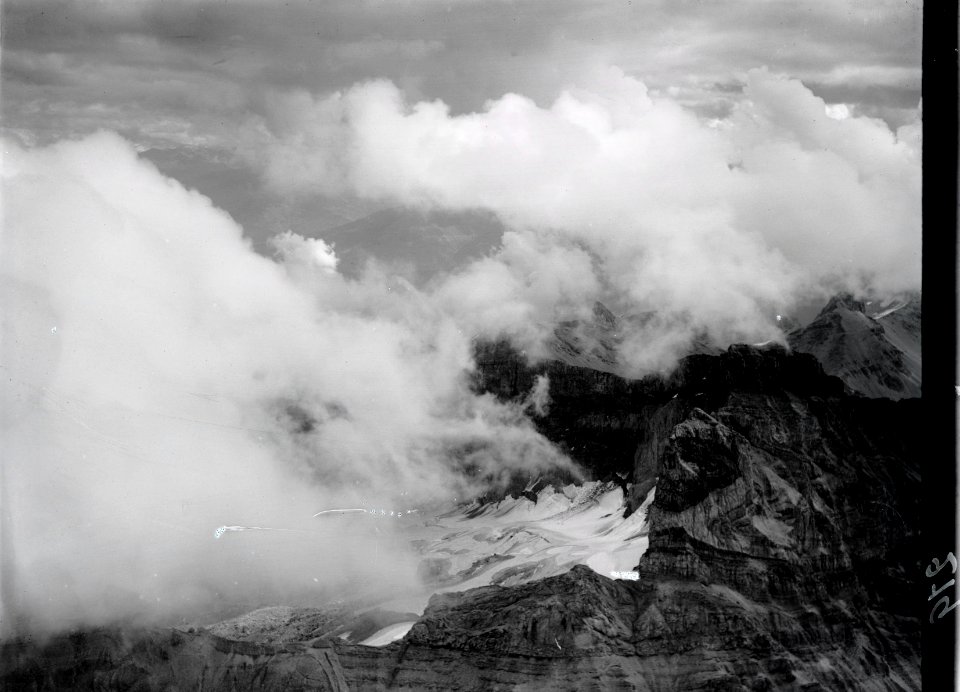 ETH-BIB-Dent de Morcles, Glacier des Martinets v. S. O. aus 4000 m-Inlandflüge-LBS MH01-000219