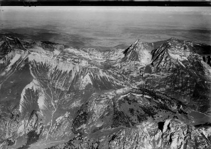 ETH-BIB-Dent des Bimis, Dent de Folliéran, Bulle v. S. O. aus 2500 m-Inlandflüge-LBS MH01-004822 photo