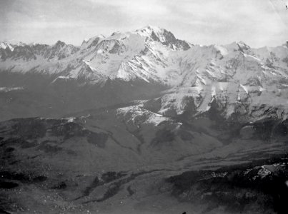 ETH-BIB-Die Mt. Blanc-Kette von S.W. aus 3000 m Höhe-Tschadseeflug 1930-31-LBS MH02-08-0189 photo