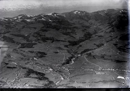 ETH-BIB-Dietfurt, Kengelbach, Krinau, Chrüzegg v. N. O. aus 2000 m-Inlandflüge-LBS MH01-003633