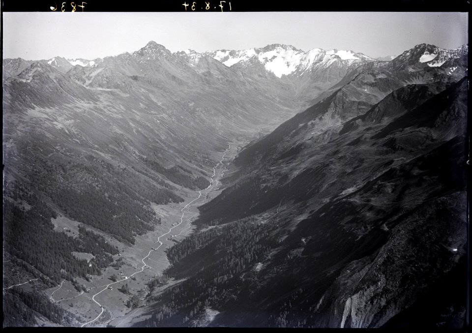 ETH-BIB-Dischma (Davos), Schwarzhorn, Piz Grialetsch v. N. W. aus 3300 m-Inlandflüge-LBS MH01-007836