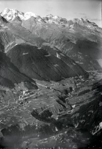 ETH-BIB-Disentis, Mompé, Medel, Tödi, Bifertenstock v. S. aus 1800 m-Inlandflüge-LBS MH01-003946