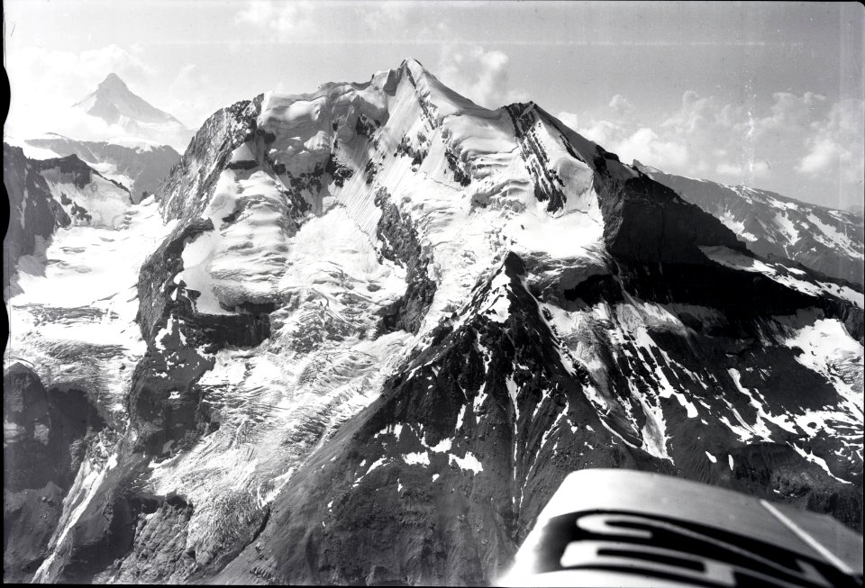 ETH-BIB-Doldenhorn, Bietschhorn v. N. W. aus 3200 m-Inlandflüge-LBS MH01-005743