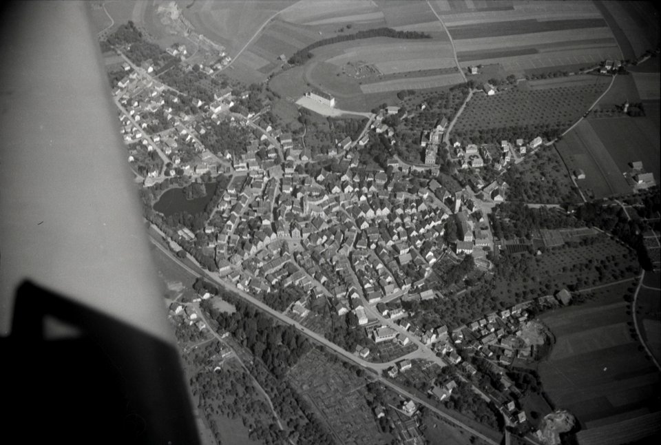 ETH-BIB-Dorf bei Flug Engadin - Bernina - Parsenn-Inlandflüge-LBS MH05-74-03