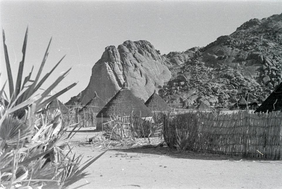 ETH-BIB-Dorf im Sudan-Abessinienflug 1934-LBS MH02-22-0929
