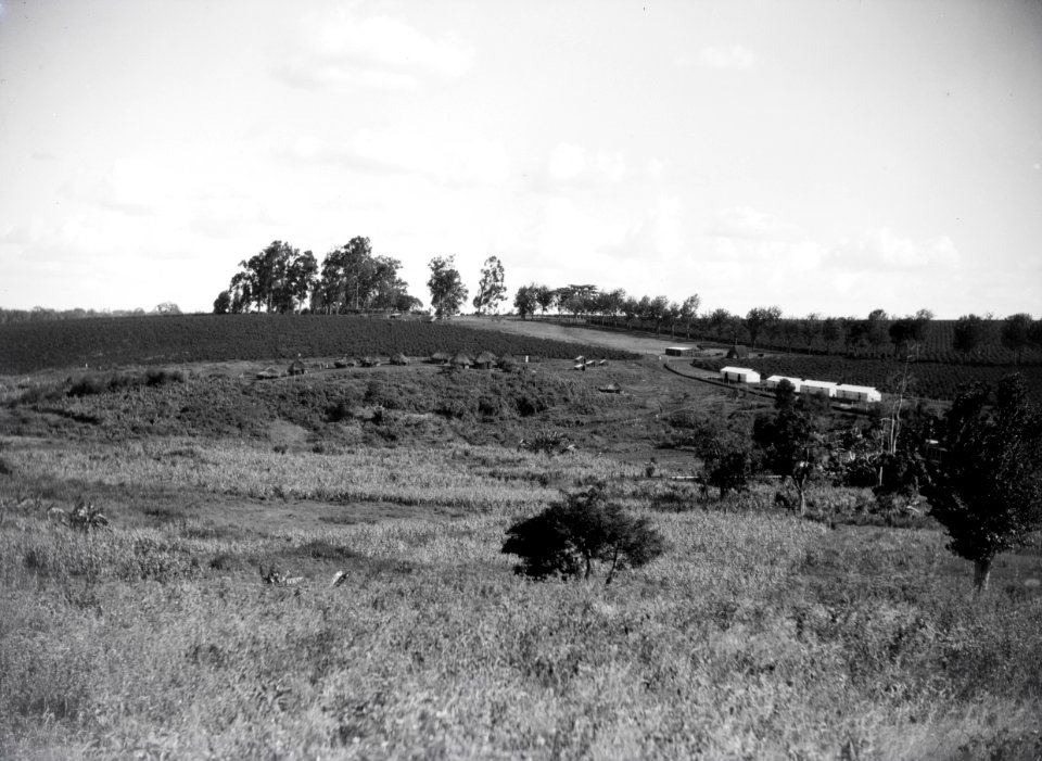 ETH-BIB-Dorf umgeben von Landwirtschaftsland-Kilimanjaroflug 1929-30-LBS MH02-07-0254