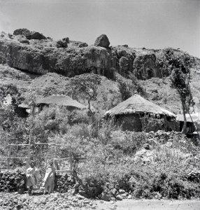 ETH-BIB-Dorf auf dem Hochplateau der Shewa-Abessinienflug 1934-LBS MH02-22-0258