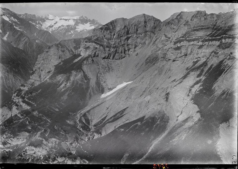 ETH-BIB-Drachenberg, Sardona v. O. aus 2800 m-Inlandflüge-LBS MH01-003592