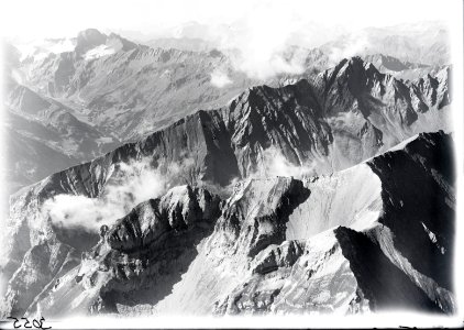 ETH-BIB-Drachenberg, Calfeisental, Sazmartinshorn, Piz Sardona aus 3000 m-Inlandflüge-LBS MH01-003055