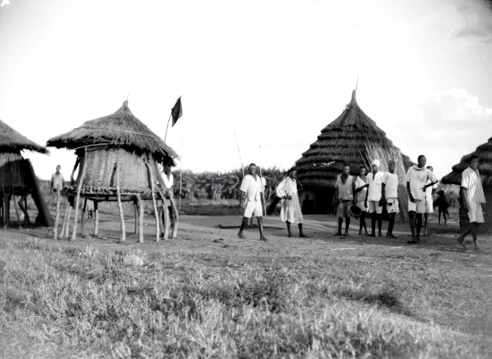 ETH-BIB-Dorf Juba mit Strohhütten am Nil-Kilimanjaroflug 1929-30-LBS MH02-07-0203
