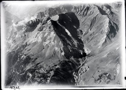 ETH-BIB-Drachenberg, Vätterchopf, Gelbberg v. O. aus 3000 m-Inlandflüge-LBS MH01-003054