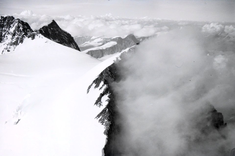 ETH-BIB-Dufourspitze, Zumsteinspitze, Jägerhorn-Inlandflüge-LBS MH05-18-18