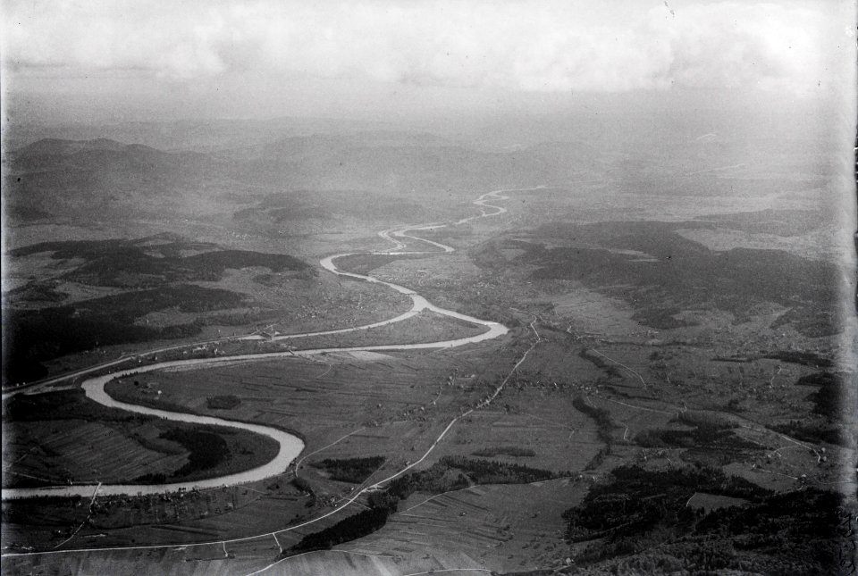 ETH-BIB-Däniken, Aarau, Aare, Gösgenwerk v. S. W. aus 1500 m-Inlandflüge-LBS MH01-004052
