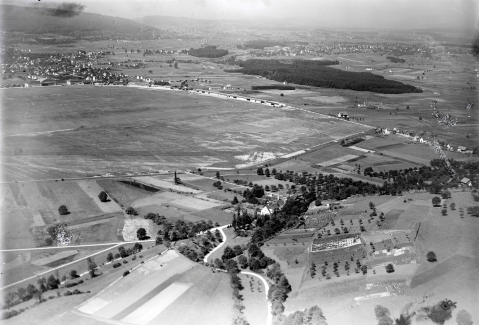 ETH-BIB-Dübendorf, Flugplatz v. O. aus 300 m-Inlandflüge-LBS MH01-006290