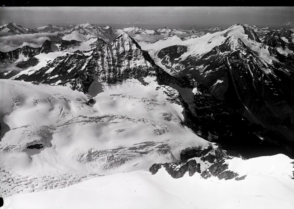 ETH-BIB-Düssi, Oberalpstock v. N. aus 3400 m-Inlandflüge-LBS MH01-004734