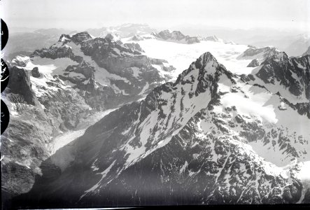 ETH-BIB-Düssi, Schärhorn, Claridenfirn, Glärnisch v. S. W. aus 3700 m-Inlandflüge-LBS MH01-006184