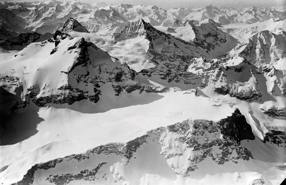 ETH-BIB-Düssi, Schärhorn, Hüfifirn, Griesgletscher v. N. aus 3900 m-Inlandflüge-LBS MH01-000972