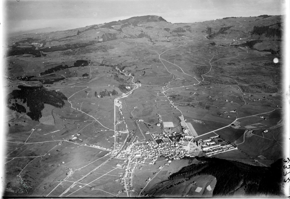 ETH-BIB-Einsiedeln, Etzel aus 2000 m-Inlandflüge-LBS MH01-002372