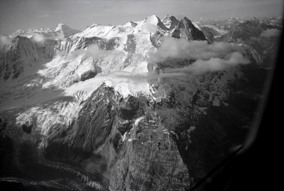ETH-BIB-Eiger, Mönch, Jungfrau, Fiescherhörner-Inlandflüge-LBS MH05-21-38
