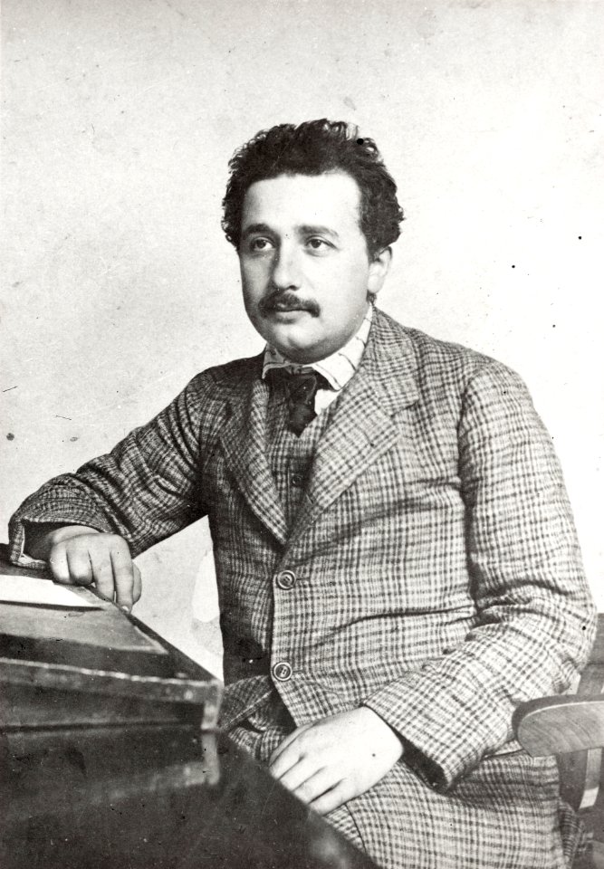 ETH-BIB-Einstein, Albert (1879-1955) im Patentamt Bern-Portrait-Portr 05937