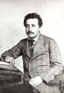 ETH-BIB-Einstein, Albert (1879-1955) im Patentamt Bern-Portrait-Portr 05937