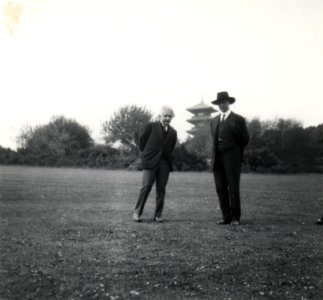 ETH-BIB-Einstein, Albert (1879-1955) und König Albert I. von Belgien (1875-1934)-Portrait-Portr 03083