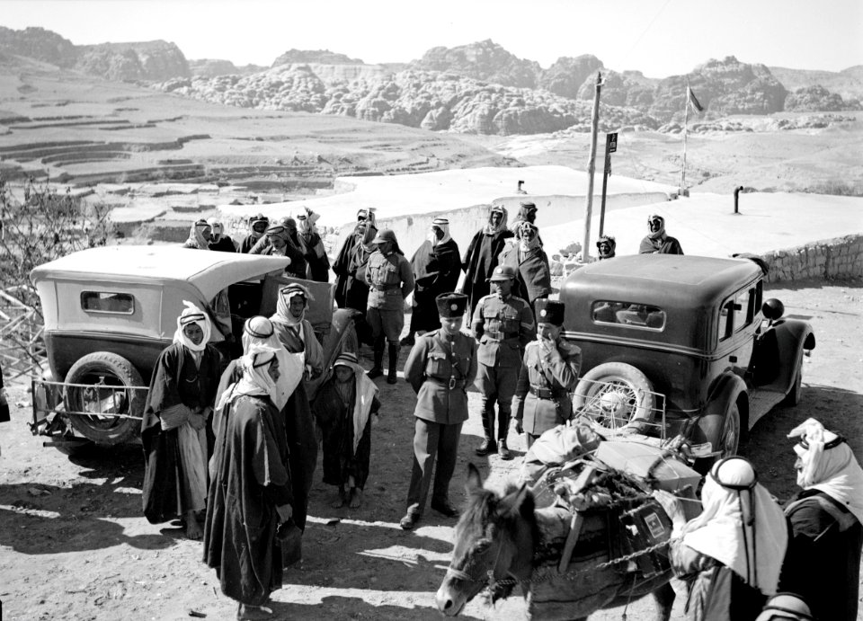ETH-BIB-El Dji, Strasse von Ma'an nach Wadi-Musa-Abessinienflug 1934-LBS MH02-22-0057