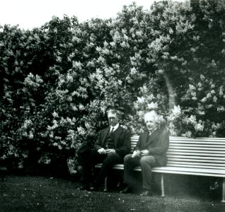 ETH-BIB-Einstein, Albert (1879-1955), König Albert I. von Belgien (1875-1934)-Portrait-Portr 03082