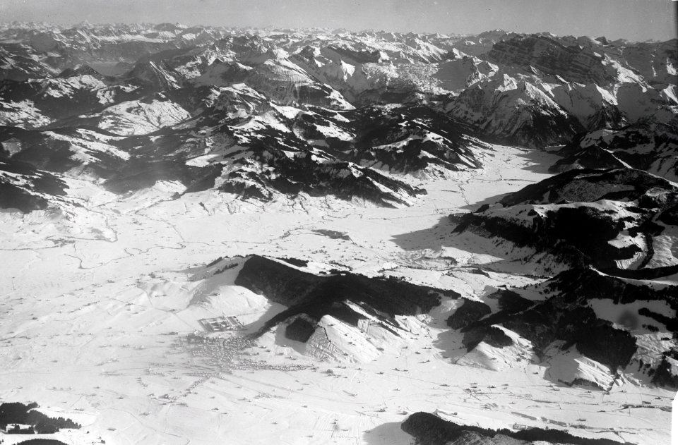 ETH-BIB-Einsiedeln, Glärnisch, Glarneralpen, Walensee aus 2600 m-Inlandflüge-LBS MH01-000265