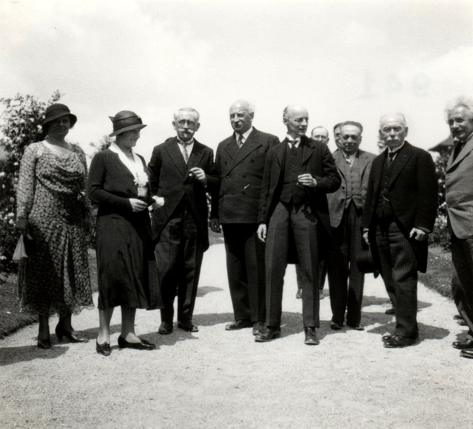 ETH-BIB-Einstein, Albert (1876-1965), Besuch beim belgischen Königspaar-Portrait-Portr 10390