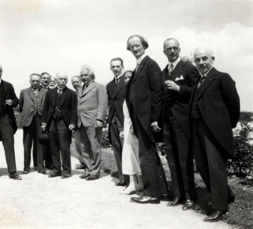 ETH-BIB-Einstein, Albert (1876-1965), Besuch beim belgischen Königspaar-Portrait-Portr 10390-A