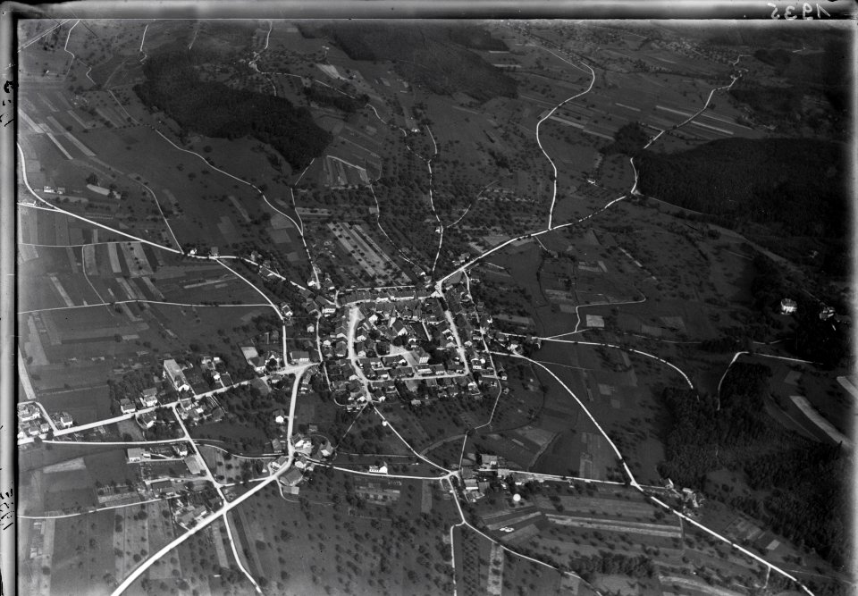 ETH-BIB-Elgg, Schloss v. N. W. aus 600 m-Inlandflüge-LBS MH01-001935