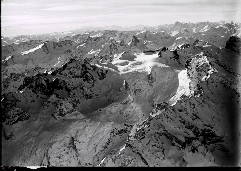 ETH-BIB-Engelbergeralpen, Glattfirn, Krönte, Schlossberg, Walliseralpen v. O. aus 3800 m-Inlandflüge-LBS MH01-000315