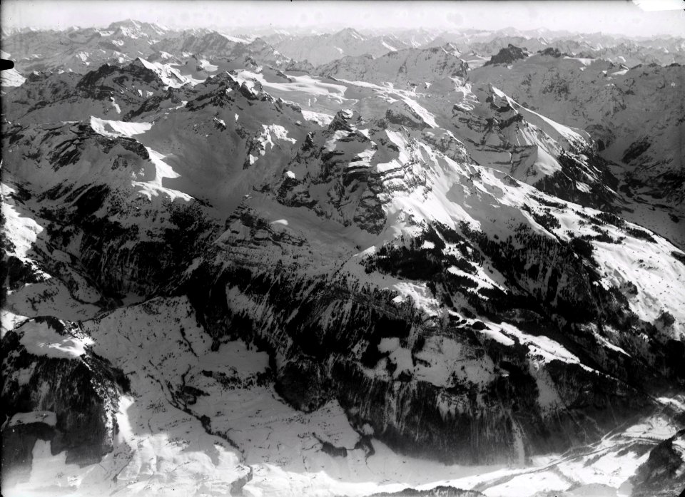 ETH-BIB-Engelbergeralpen, Tödi v. N. W. aus 3700 m-Inlandflüge-LBS MH01-000299