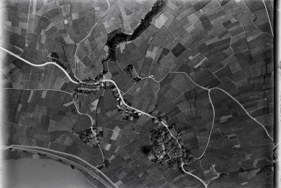ETH-BIB-Epesses, Lavaux v. N. aus 400 m-Inlandflüge-LBS MH01-000763