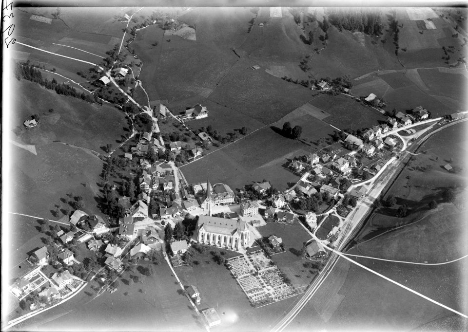 ETH-BIB-Escholzmatt aus 500 m-Inlandflüge-LBS MH01-002937