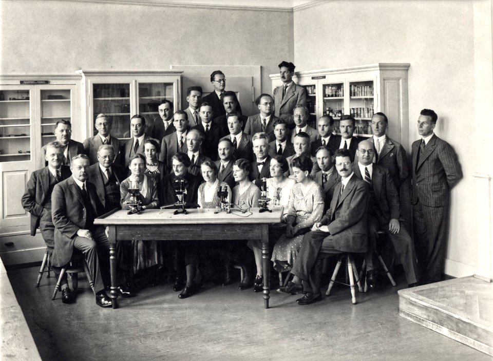 ETH-BIB-ETH Zürich, Abteilung für Pharmazie-Portrait-Portr 10511
