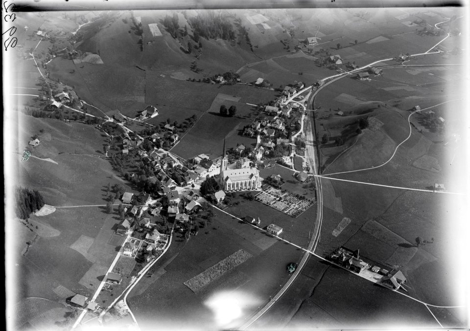 ETH-BIB-Escholzmatt aus 500 m-Inlandflüge-LBS MH01-002932