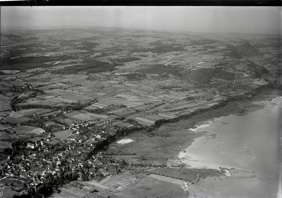 ETH-BIB-Estavayer-le-Lac, Lully v. N. aus 500 m-Inlandflüge-LBS MH01-004838