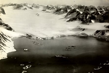ETH-BIB-Fair Haven mit Fowlgletscher-Mt. Versteraalen von Norden aus 1500 m Höhe-Spitzbergenflug 1923-LBS MH02-01-0031
