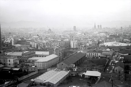 ETH-BIB-Fabrikquartier und Altstadt von Barcelona-Nordafrikaflug 1932-LBS MH02-13-0618